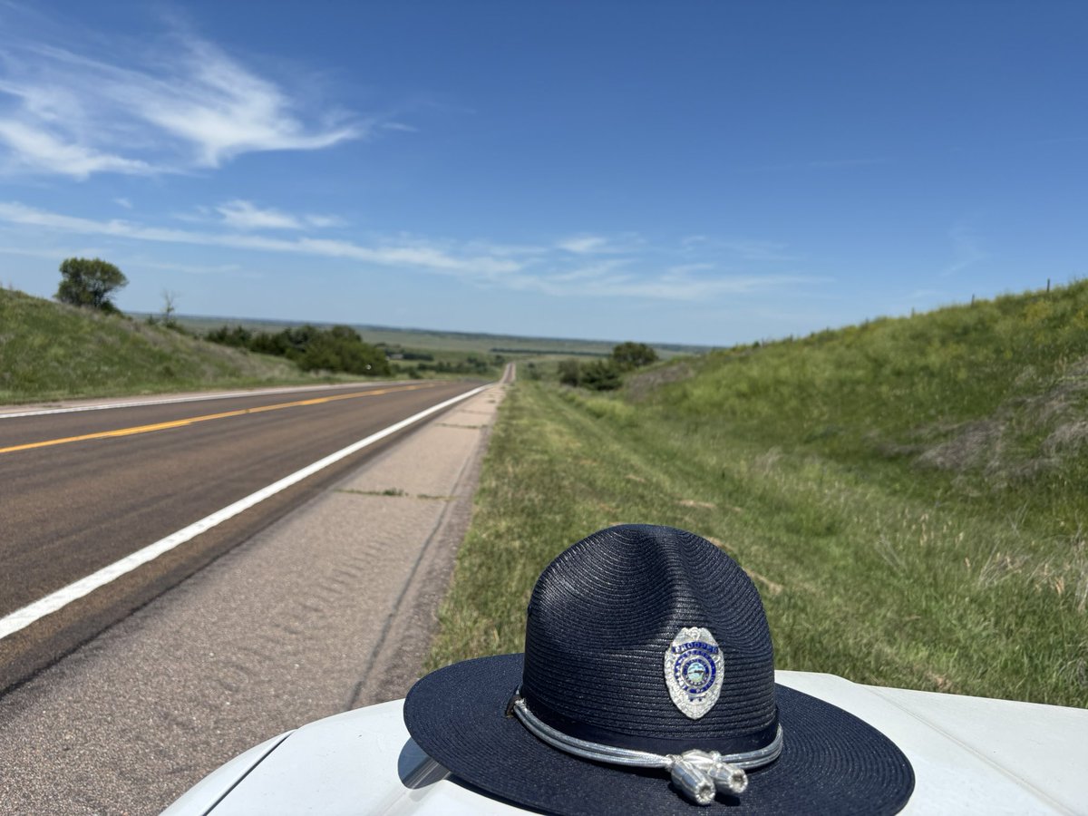 NSP_TroopE's tweet image. There’s no way possible to capture just how amazing this state truly is in a picture.
Guess you’ll have to come see it for yourself. But when you do, please be respectful, drive safely and responsibly, and take your time.
#Highway40 #Backroads #Sandhills