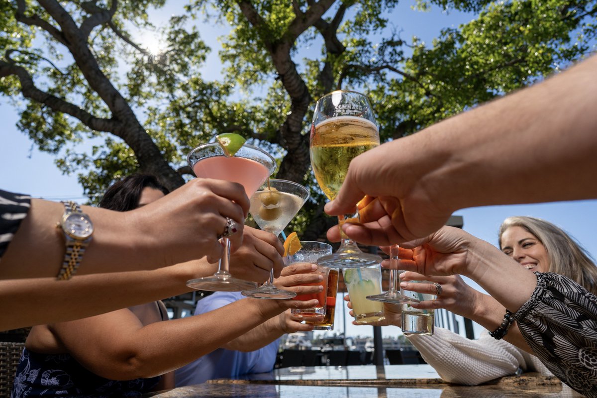 Soak up the sunshine and sip in the breeze during Happy Hour!
From 3-6 PM, every single day...

#HappyHourVibes #CheersToGoodTimes #Pier22 #WaterfrontDining #BradentonRiverwalk