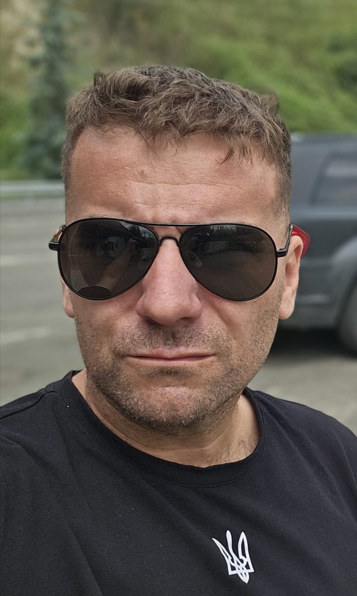 Exen's tweet image. Drodzy Rodacy!
Jeszcze jeden kurs na front w przyszłym tygodniu i ten osobnik udaje się na chyba zasłużone wakacje
Jeżeli chcecie się dorzucić do mojej rodzinno-sąsiedzkiej ekspedycji na Bałkany w pierwszej połowie sierpnia, możecie tu: patronite.pl/Exen
A po powrocie…