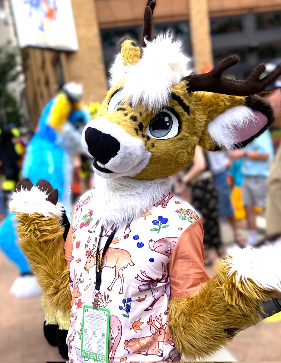 The #anthrocon25 Block party was a vibe :3 

📸: DaedalusRaccoon