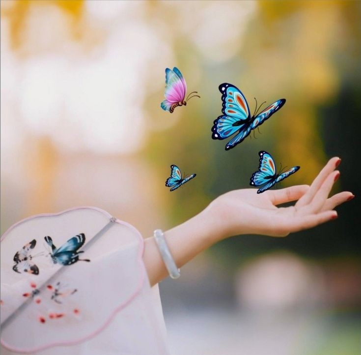 "Düşünmek rûhun kendi kendine konuşmasıdır.
Sevgiyle düşünmekse rûhun kendi kendini iyileştirmesidir.
İyi düşünelim iyi olalım..."

Sokrates
...
İyi düşünelim iyi olalım,
İyilik dileyelim ki iyilik olsun
ve iyilik bizde kalsın!

🍃Gecemiz hayrolsun🍃

#İyiGeceler
#huzurla

🦋