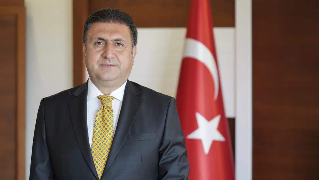 🇹🇷 Millî Eğitim Müdürümüz Murat Mücahit Yentür, 15 Temmuz Demokrasi ve Millî Birlik Günü vesilesiyle bir mesaj yayımladı.

🔗 meb.ai/PpSirt

<a href="/tcmeb/">Millî Eğitim Bakanlığı</a> <a href="/Yusuf__Tekin/">Yusuf Tekin</a>
<a href="/MucahitYentur/">Murat Mücahit Yentür</a>