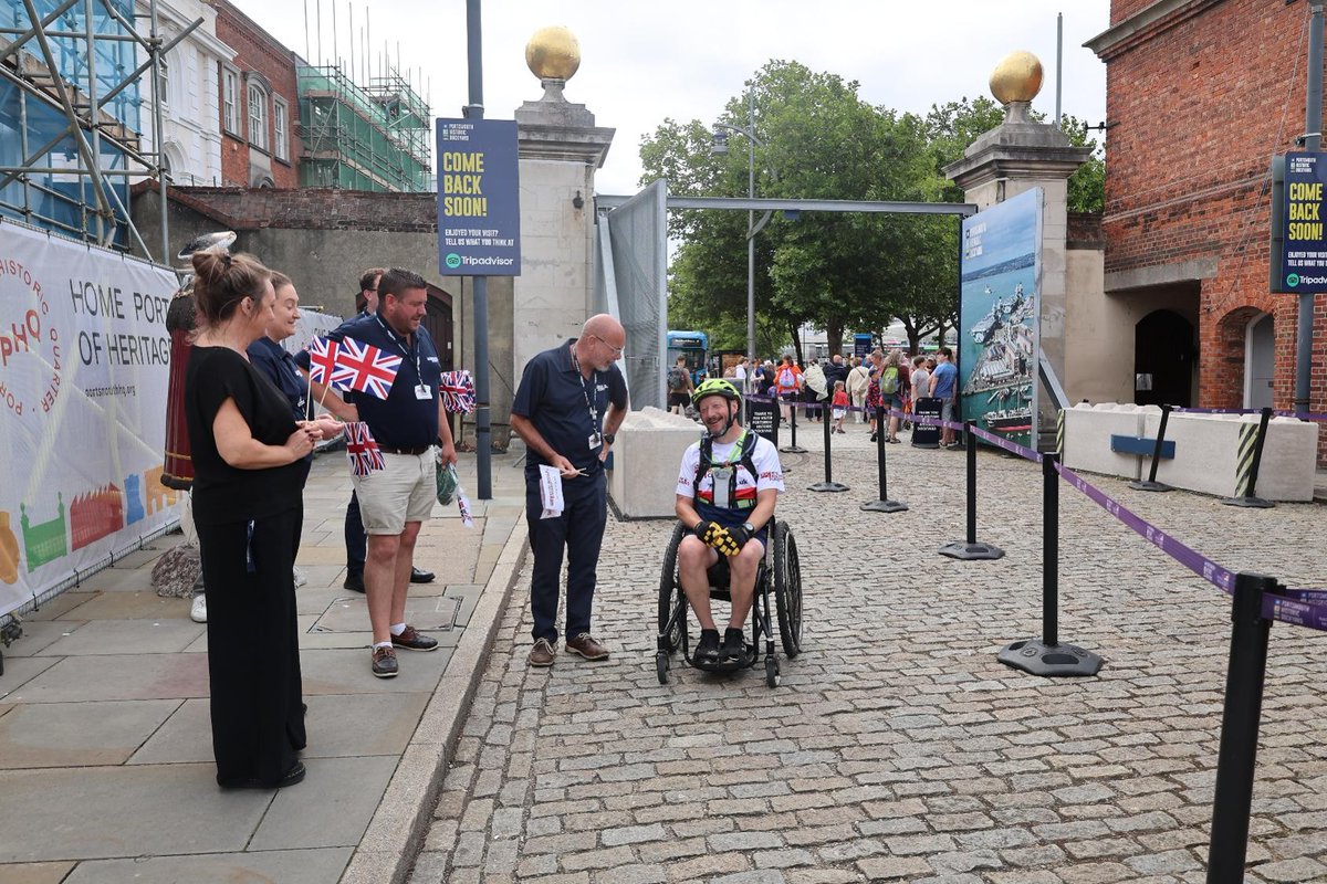 RNRMC's tweet image. Today, Andy Craddock passed by the iconic HMS Victory – part of his 8th marathon as he completes 10 marathons in 10 cities over 10 days, all in a wheelchair.
Today supports RNRMC, with every mile raising funds and awareness. 💙
👏 Back Andy: justgiving.com/crowdfunding/1…