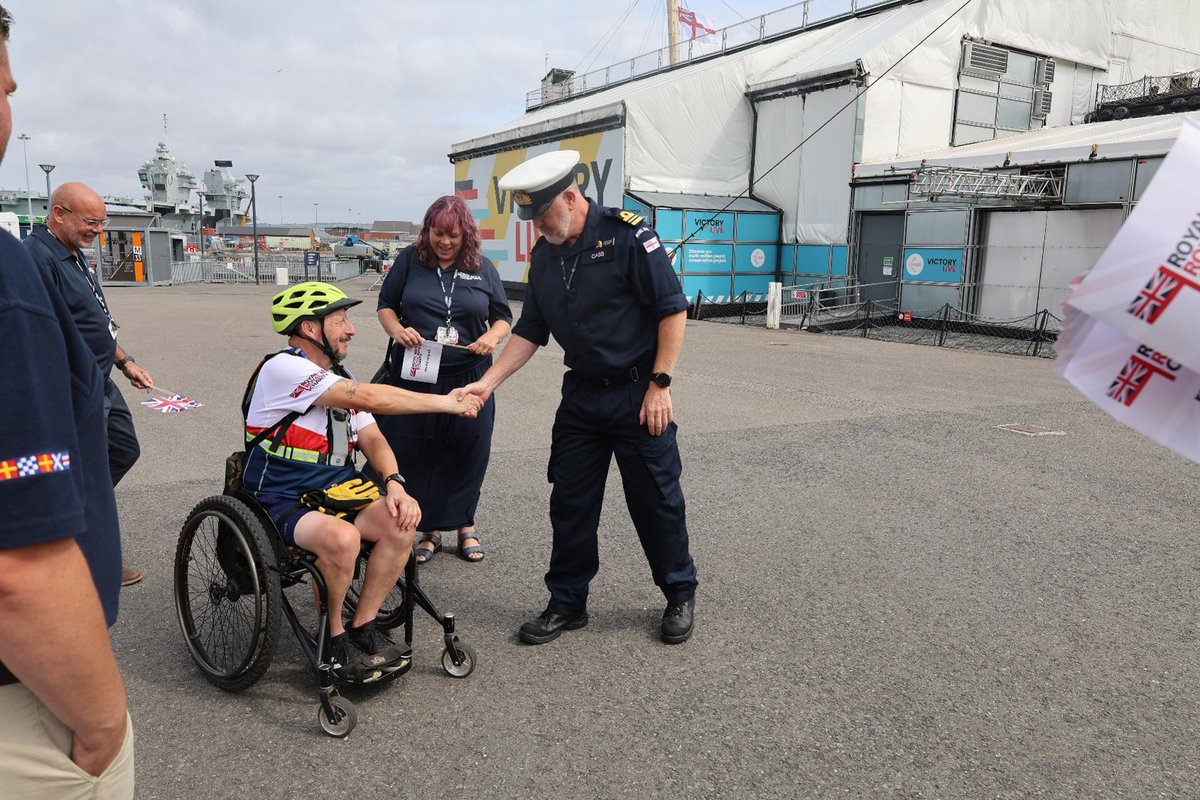RNRMC's tweet image. Today, Andy Craddock passed by the iconic HMS Victory – part of his 8th marathon as he completes 10 marathons in 10 cities over 10 days, all in a wheelchair.
Today supports RNRMC, with every mile raising funds and awareness. 💙
👏 Back Andy: justgiving.com/crowdfunding/1…