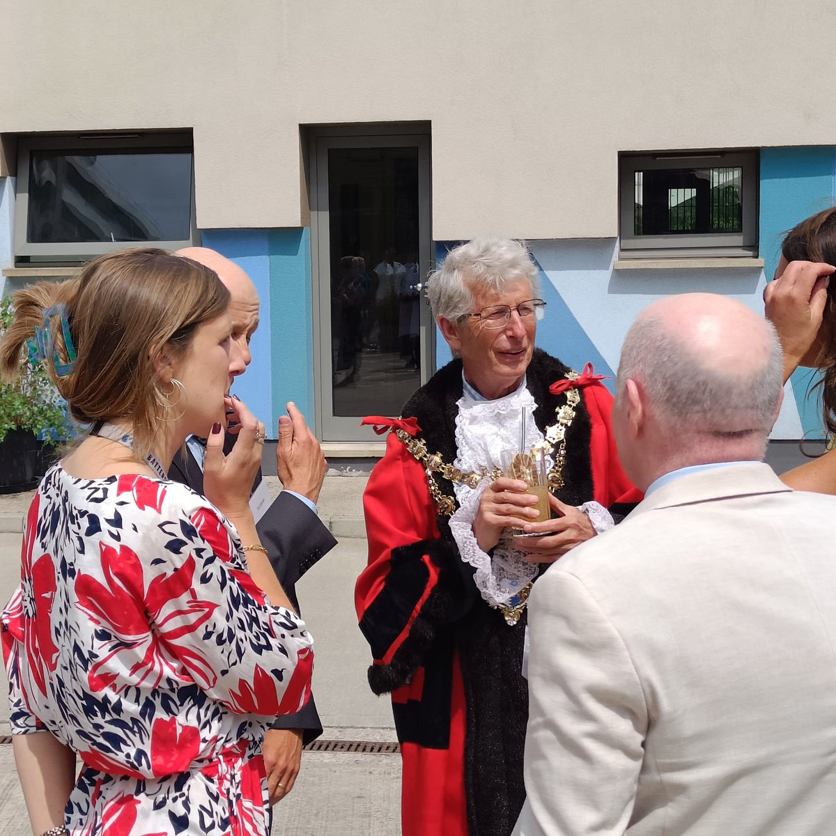 WandsworthMayor's tweet image. Welcomed HRH Queen Camilla to Battersea Dogs & Cats Home to open a new sensory dog garden by Monty Don. Gifted in memory of Pat Myers & moved from the Chelsea Flower Show, its fragrant blooms help dogs heal from trauma. Thank you @Battersea_