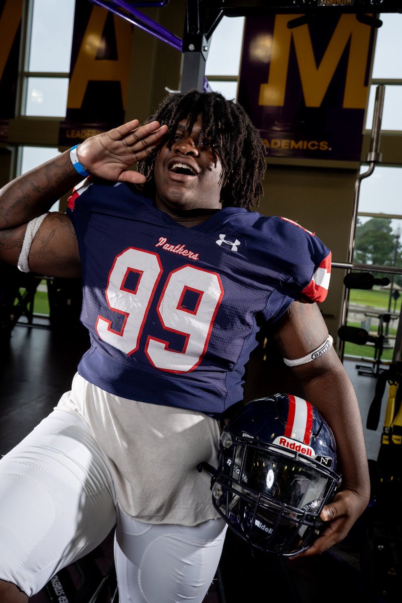 VYPE would like extend our thoughts and prayers to the Spires family and the entire Cy Springs football community.

Praying for a speedy recovery for Jarvis Spires🙏🏼!