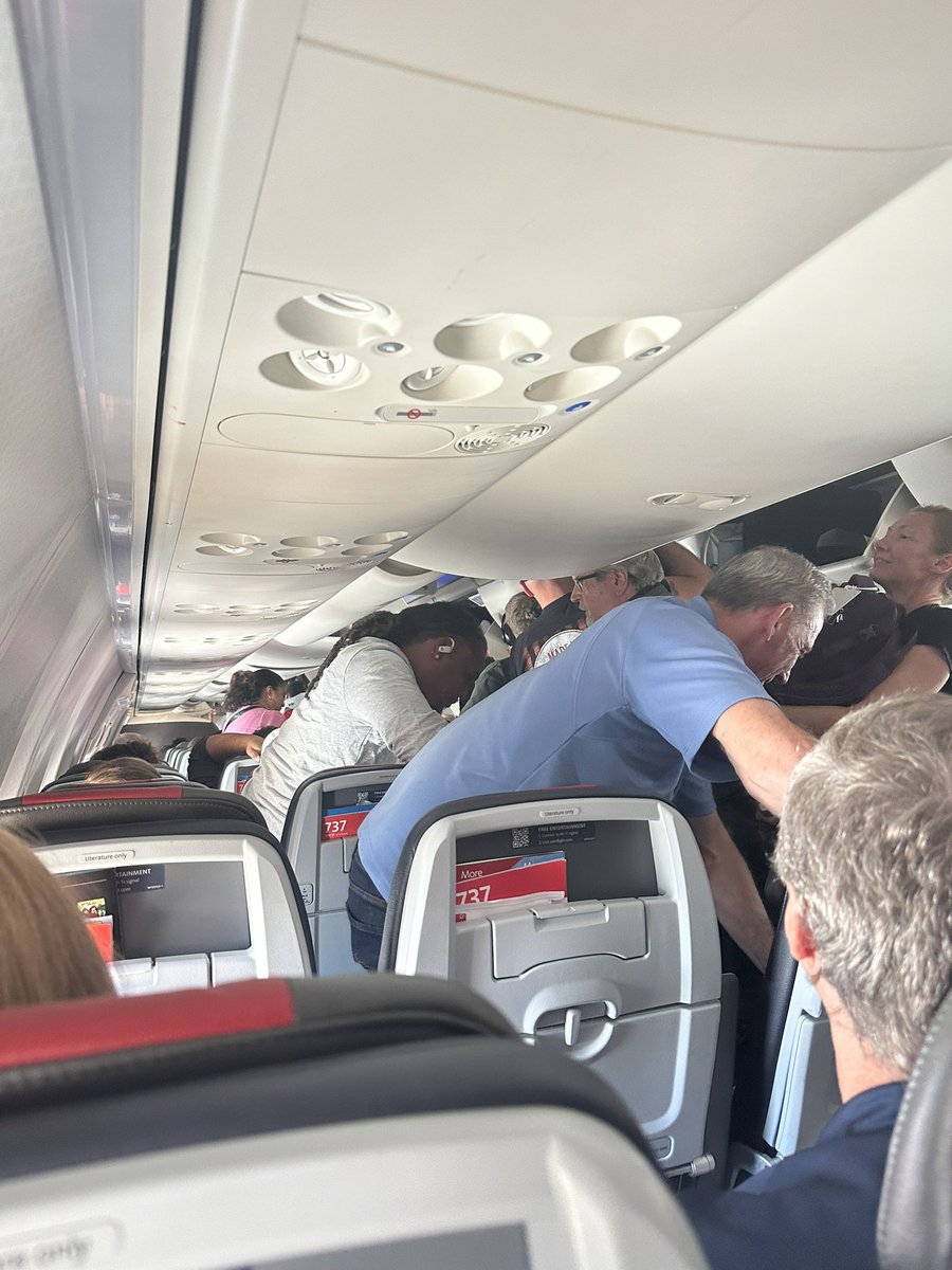Annual mid summer work travel post for my man <a href="/DustinFox37/">Dustin Fox</a> … ✈️ 

#Animals 🙈🤣
#SitBackDown