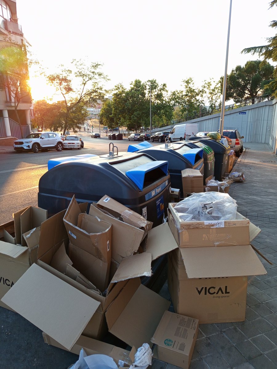 Coordinadora de Hortaleza (@coordinadorahtz) on Twitter photo Atardecer en Hortaleza con el paisaje característico de los barrios periféricos (C/ Manuel Chaves Nogales).
Os animamos a poner incidencias y compartir la basura sin recoger no sólo con <a href="/Lineamadrid/">Línea Madrid</a> sino también con los responsables <a href="/davidperez/">𝔻𝕒𝕧𝕚𝕕 ℙ𝕖𝕣𝕖𝕫 𝔾𝕒𝕣𝕔𝕚𝕒</a> y <a href="/ma_lopezdelpozo/">Miguel Ángel López</a>. Atardecer en Hortaleza con el paisaje característico de los barrios periféricos (C/ Manuel Chaves Nogales).
Os animamos a poner incidencias y compartir la basura sin recoger no sólo con <a href="/Lineamadrid/">Línea Madrid</a> sino también con los responsables <a href="/davidperez/">𝔻𝕒𝕧𝕚𝕕 ℙ𝕖𝕣𝕖𝕫 𝔾𝕒𝕣𝕔𝕚𝕒</a> y <a href="/ma_lopezdelpozo/">Miguel Ángel López</a>.
