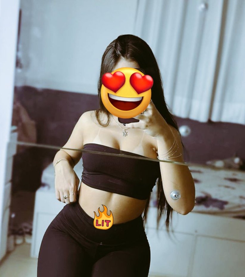 ashley 🐝💲 tweet media
