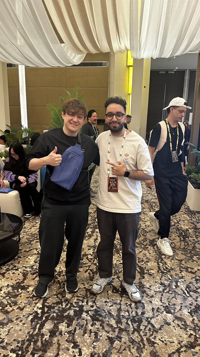 Look who is here 🦖 <a href="/aleckzon/">alexandre</a>