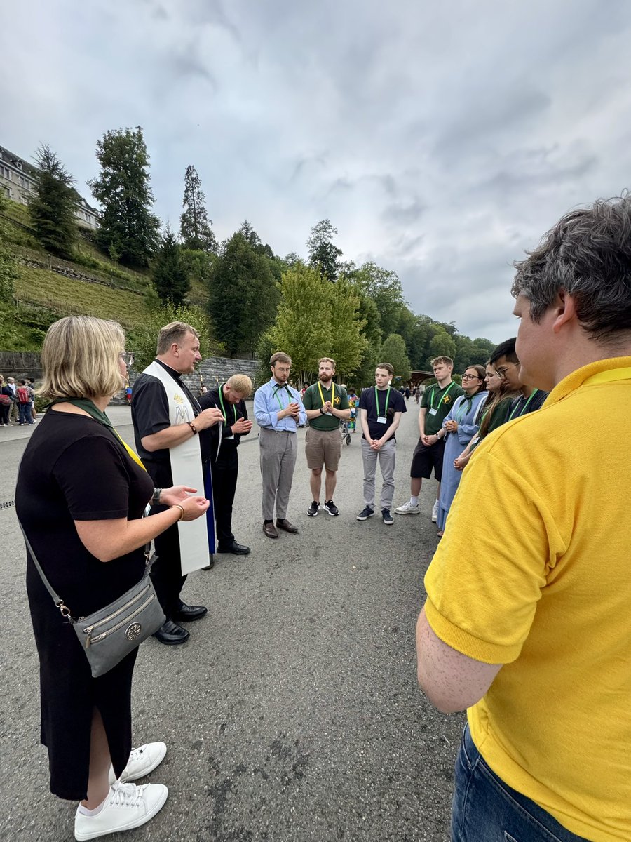 After a very early flight, lunch and check-in at the hotels, the pilgrims gathered for the pilgrimage opening Mass. ✝️✝️

This celebration marks the beginning of a journey of faith that pilgrims will experience during this week. 🕯️🕯️ 

Stay tuned to our social media channels