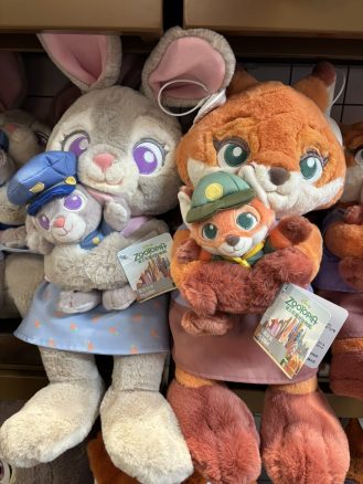 Zootopia_News's tweet image. Merch: New Nick & Duke plush drops (By: BelloshopHK)
tinyurl.com/4wabrkhj