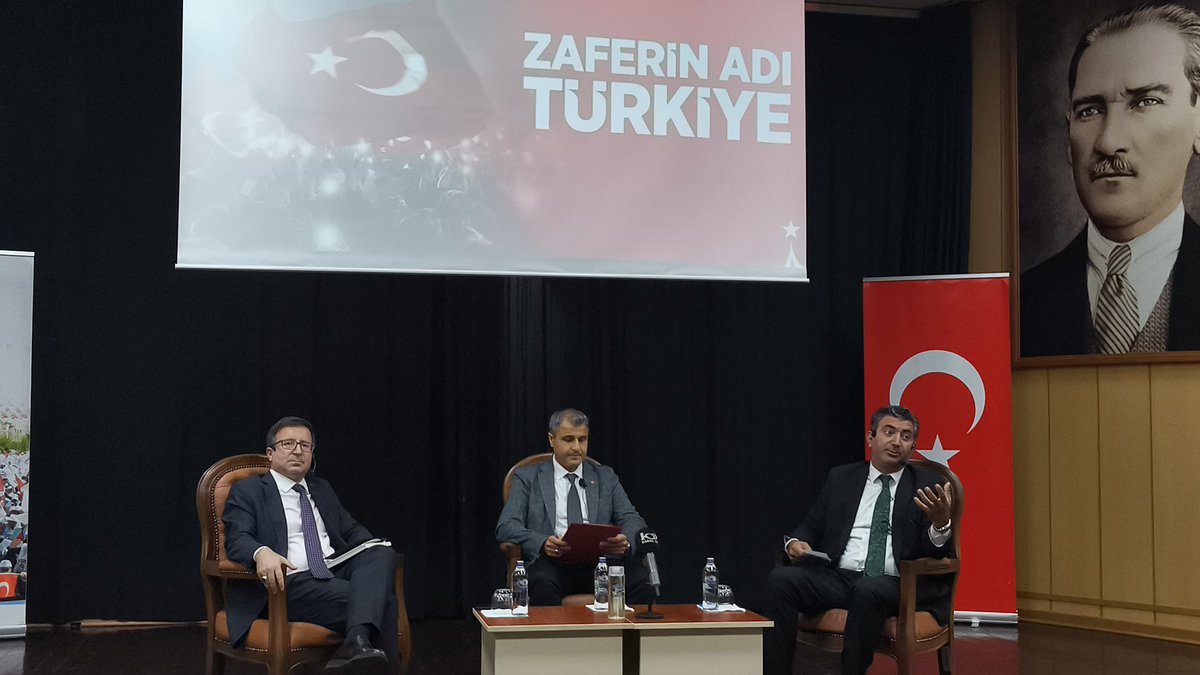_MehmetOzkan's tweet image. #Mersin'de @bmsmersin tarafından organize edilen #15Temmuz panelinde @HusamettinAslan ile beraber konuştuk.
#Mersin protokolünün katılımı yanında dinleyicilerin ilgisi çok yüksekti. #15Temmuz ruhunu anlamak ve anlatmak yeni dönemde çok daha önemli hale geldi.
