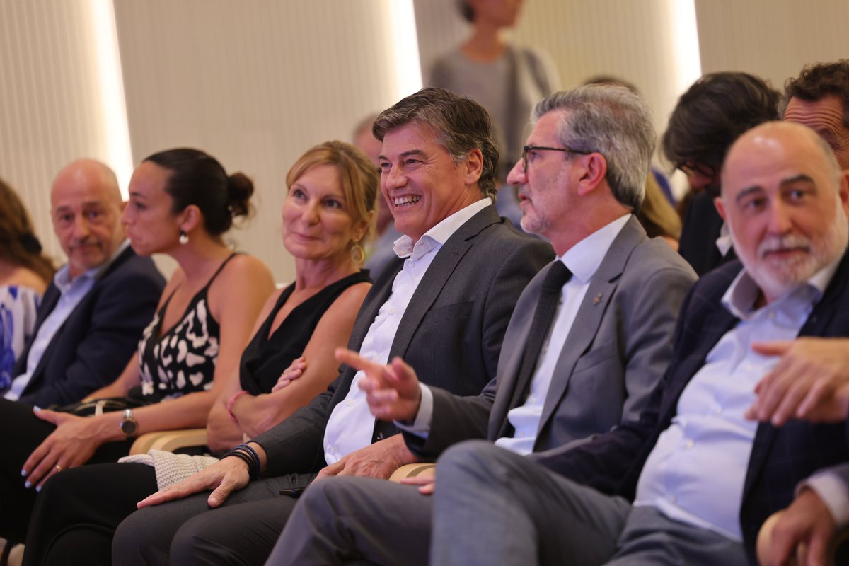 En la tercera edició dels Reconeixements Empresarials del Vallès Occidental, he reivindicat el paper clau dels empresaris i empresàries del territori, que generen riquesa i ocupació i aporten un valor social imprescindible.

Enhorabona als guardonats i guardonades!