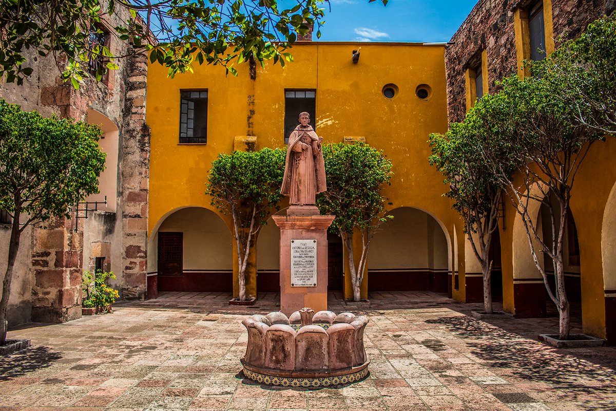 asomarte's tweet image. ⚔️✝️Se acerca la celebración del 494 aniversario de la fundación de Santiago de Querétaro y qué mejor opción que conocer más sobre este pasaje de la historia queretana que con esta ruta de la agencia 🗺️Even Travel Querétaro
Reserva ya al:
442 109 4008