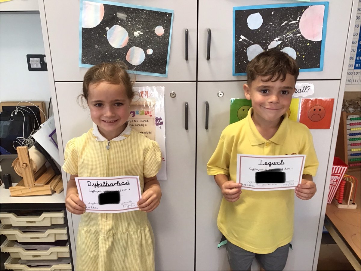 Tystysgrifau Gwerthoedd ym mlwyddyn 2 wythnos diwethaf!👏🏻👏🏻👏🏻
Values certificates in year 2 last week!👏🏻👏🏻👏🏻
