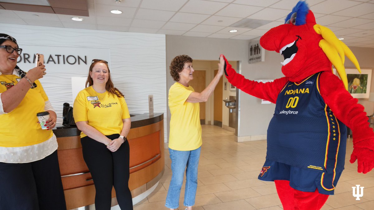 IUIndianapolis's tweet image. Community members from all over Indy made history last week at the @KomenTissueBank at @IUCancerCenter All-Star Cure event, a two-day breast tissue collection event to further breast cancer research and spread awareness.🎗️🩷