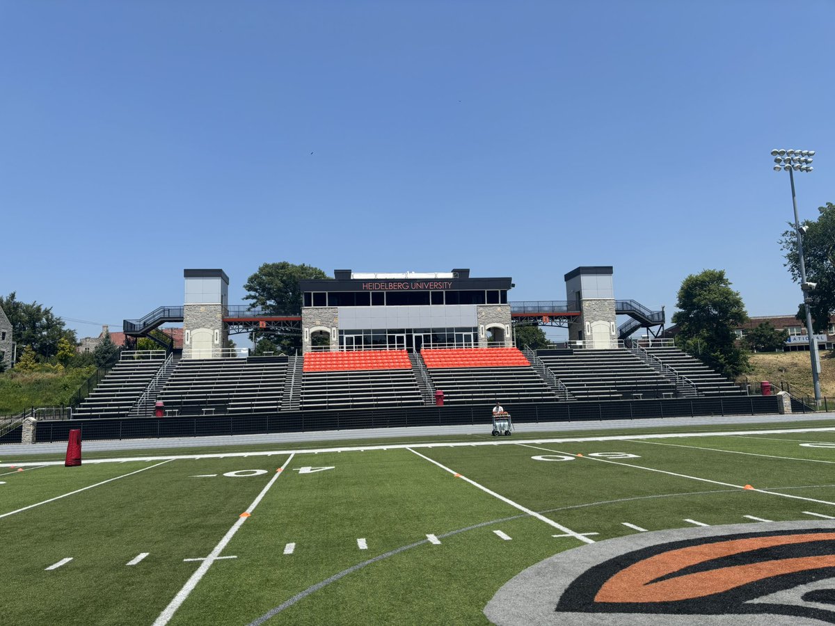 woogeneralsfb's tweet image. Work Wins!!!! Day 1⚔️🔵
Weight Room Lift: ✅
Lunch: ✅
Practice: ✅
Team Meeting (Offense):
Dinner:
Team 7on7 (Intersquad):
Culture Talk/Free Time: