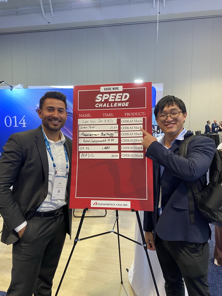 Today's Asahi Booth 200 #Lesionaire Guide Wire Challenge winner at #SNIS2025 — Resident at SUNY Downstate–Brooklyn, Lee Wei Jun, MD, with a time of 8.87 secs. 

WOW! Congrats, Dr. Jun!

#LeeWeiLesionaire #AsahiGuidewireChallenge #AsahiBooth200