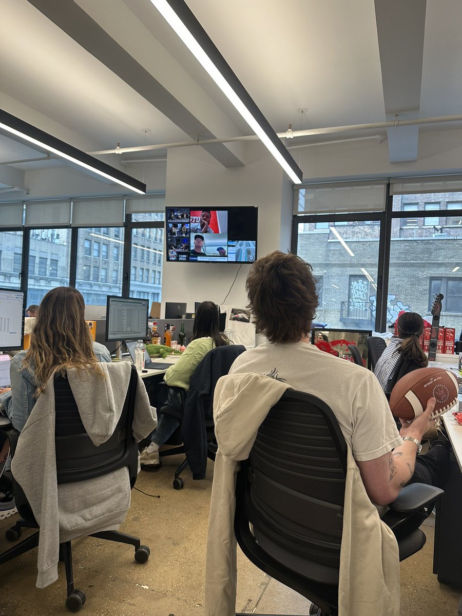 Current Barstool business floor - where is #Nadu ?!