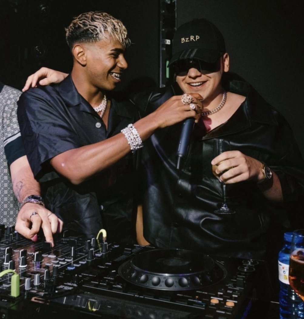 Trabajo de hormiga <a href="/bizarrap/">bzrp</a> 😏