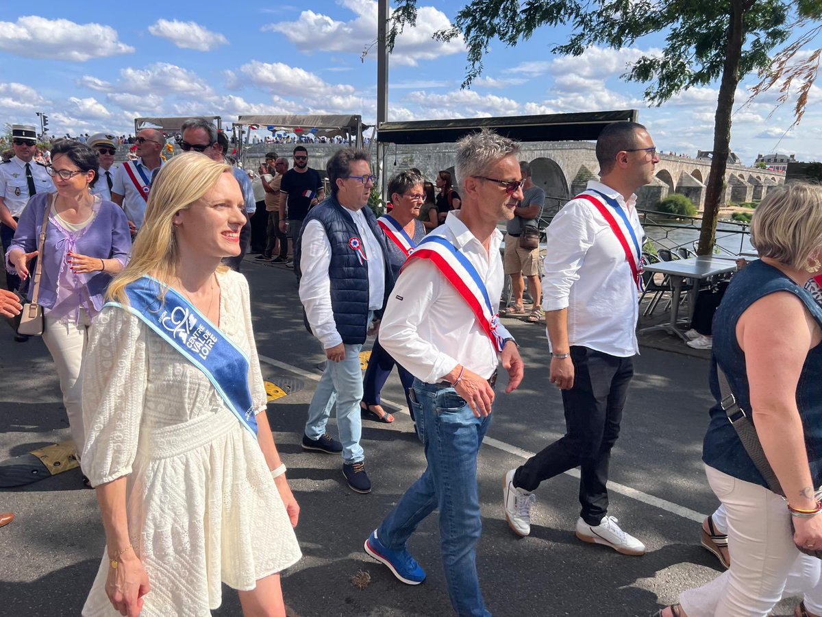 MathildePARIS45's tweet image. 🇫🇷 J’étais à #Briare et à #Gien pour les cérémonies du 14 juillet !
Soyons fiers d’être Français !
Merci à tous ceux qui s’engagent au quotidien pour la France, nous avons chacun un rôle à jouer pour œuvrer à son redressement !
🇫🇷 Joyeuse Fête nationale à tous !

#14juillet