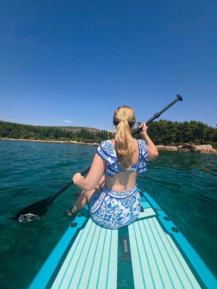 danielleaterry's tweet image. we paddled so far out that it took 40 mins to get back as we were against the current and I thought we might die