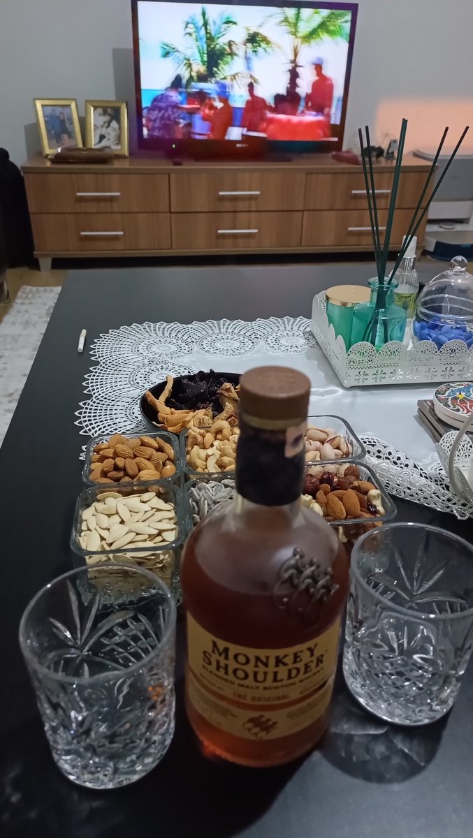 CftcAskn's tweet photo. Ufaktan başladık biz 
#adana
#pazartesi
#nosendrom
#yesalcohol https://t.co/CcuU9r9Gt3
