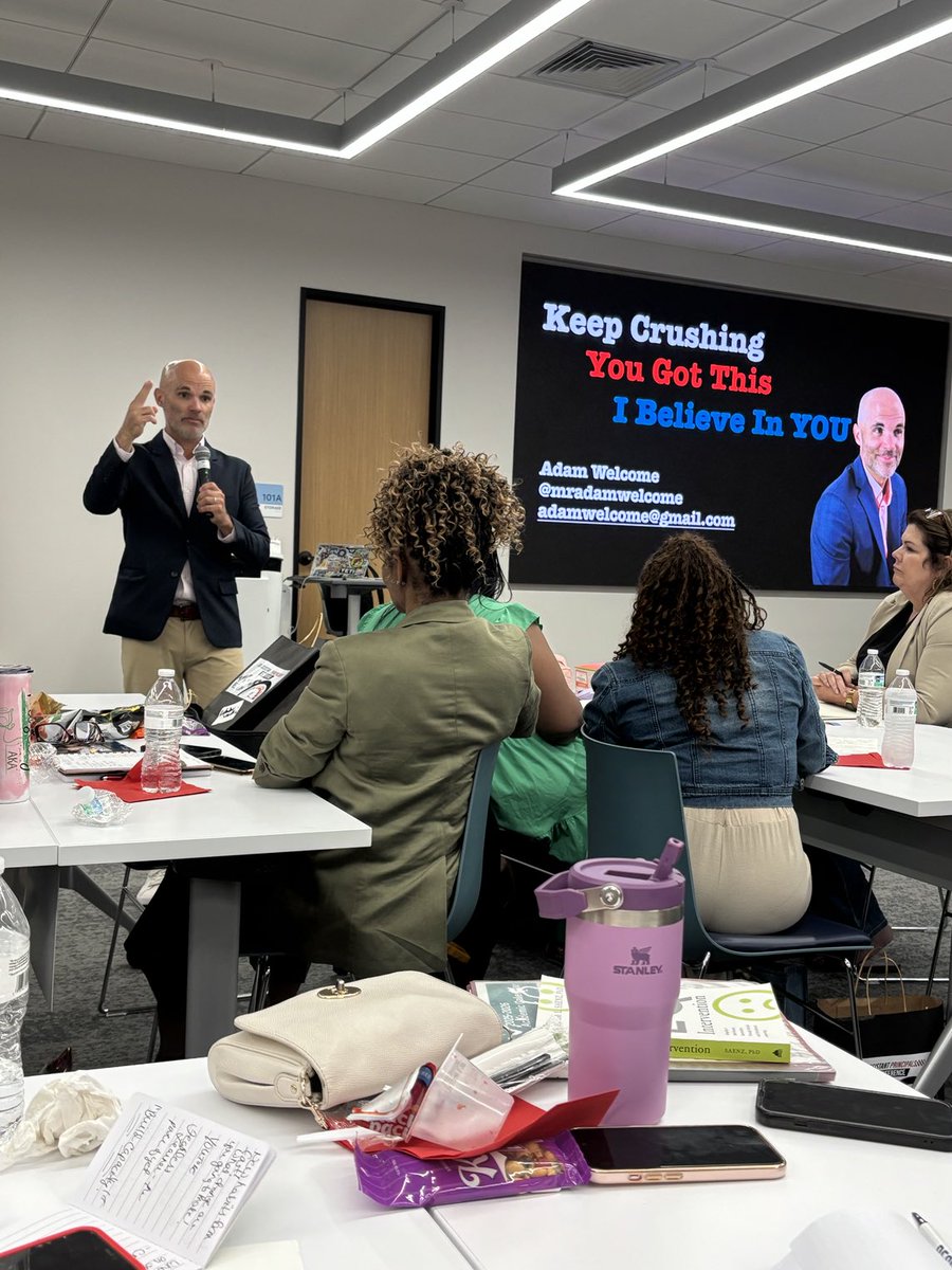 thecrystalexec's tweet image. Finished a great session on “Connecting the Pieces” with Mr. Adam Welcome @adamwelccome at the Region 4 Assistant Principal Conference #R4APCon