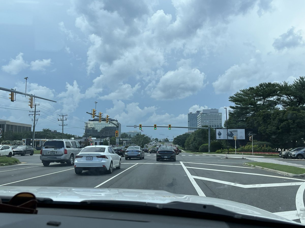 DKaplanFox5DC's tweet image. DMV, prepare for a tricky weather afternoon. #Fox5DC is staying ahead of this storm as it moves into our area. Be safe, be smart, be weather aware. @caitlinrothfox5 and @MikeTFox5 are keeping a close eye.