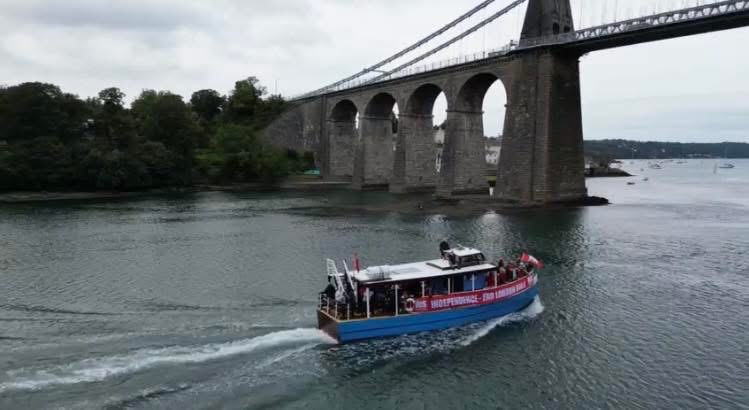 YesCymru (@yescymru) on Twitter photo ⛴️🏴Cruise on the Queen of the Sea with YesCymru Caernarfon and the Acordions Dros Annibyniaeth! ⛴️🏴
Sunday 20/07, sailing at 16:30, for a round trip to the bridges. Musicians welcomed and singing is allowed!
Only £20 each.
For tickets, e-mail rhodri@yes.cymru ⛴️🏴Cruise on the Queen of the Sea with YesCymru Caernarfon and the Acordions Dros Annibyniaeth! ⛴️🏴
Sunday 20/07, sailing at 16:30, for a round trip to the bridges. Musicians welcomed and singing is allowed!
Only £20 each.
For tickets, e-mail rhodri@yes.cymru