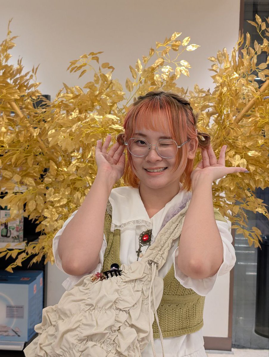 atsuko_cosplay's tweet photo. I grew a second pair of ears to hear you better with🙉🐏

あなたの声をはっきり聞くために、また2個耳現れた
かわちぃ？かまちょー https://t.co/b13iMKWE8f