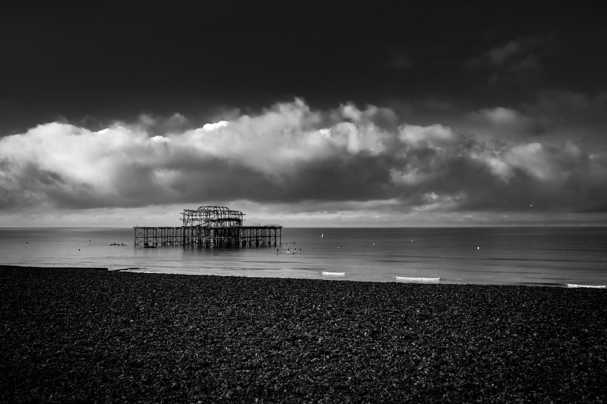 HCHolter's tweet image. New Mint 🤍
For the Black and White Photography Exhibition - 2025 by Zero14
“Sunrise Surfers”
Brighton Beach,
5 am on a Sunday morning ..
5 xtz
20 ed.
🔗👇