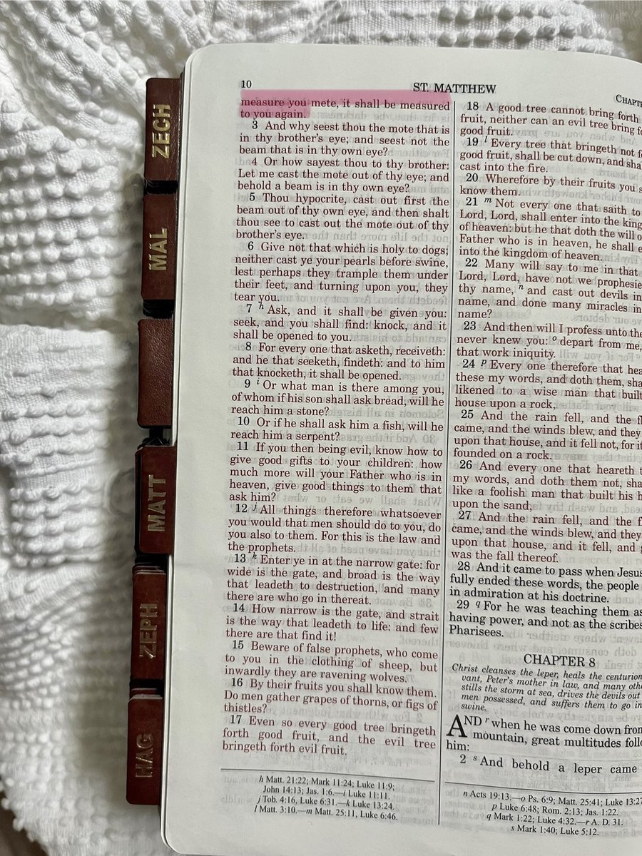 KyrieeEleison_'s tweet image. Remember that “For with what judgment you judge, you shall be judged: and with what measure you mete, it shall be measured to you again.” -Matthew 7:2
Stay charitable to people, spread love🎀