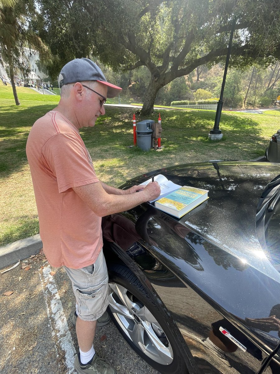 LaInaMinute's tweet photo. I was fortunate enough to get to hang out (and hike!) with one of my favorite authors, @la_dorkout (Paul Haddad) this morning. 

And he even signed two of his books that really influenced LAIAM - Inventing Paradise &amp; Freewaytopia!!!

Incredible start to the week🙏 https://t.co/kB126BzDe7