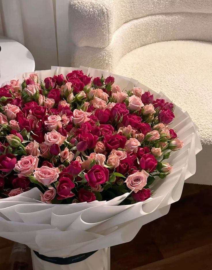 -
لقيتك للدروب الموحشة ذخر وللضياع رفيق 
وعقب رمْضى العمر وياك..  تو تزهر بساتيني🌸💞