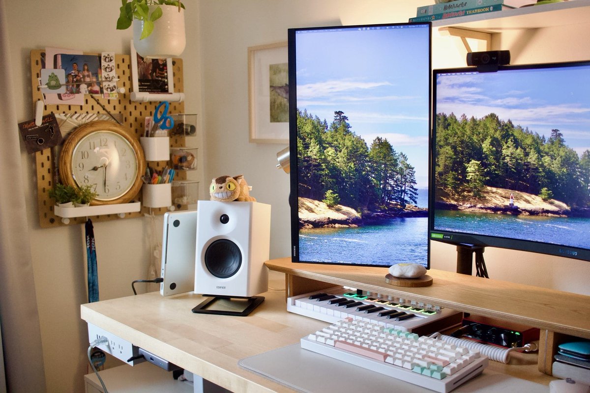 makerstations's tweet image. Calm and Creative Desk Setup 🌿
👉 Desk tour: makerstations.io/jusong-calm-cr…