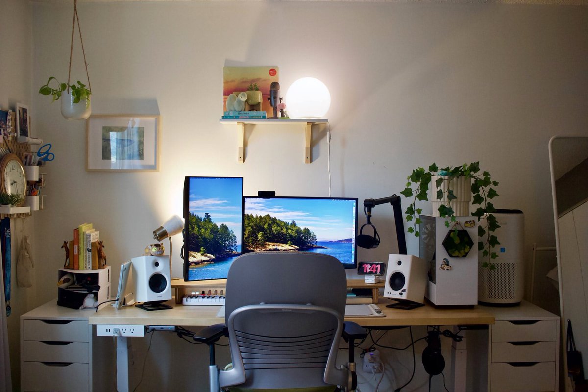makerstations's tweet image. Calm and Creative Desk Setup 🌿
👉 Desk tour: makerstations.io/jusong-calm-cr…