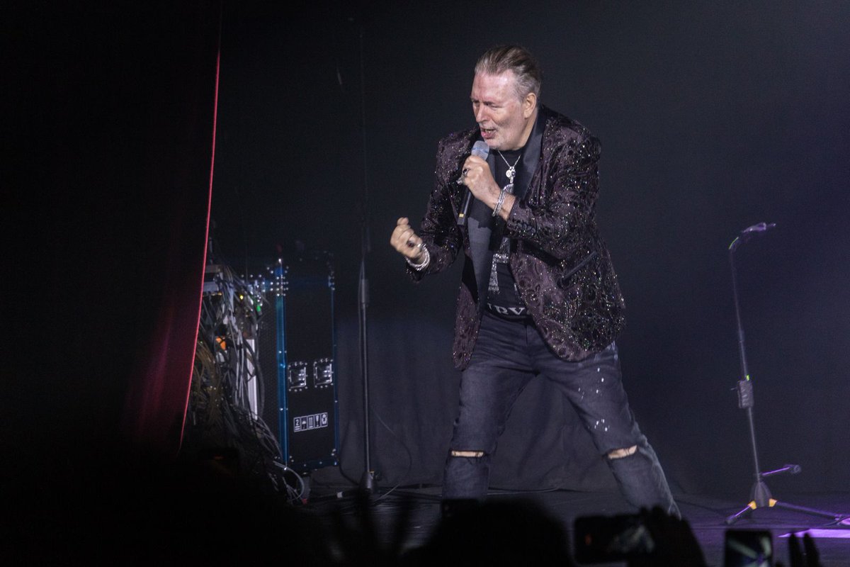 Cerramos el fin de semana con un gran show en el Teatro Roxy-Radio City de Mar del Plata 🔥
Dos noches a sala llena con la arrolladora fuerza del rock en español, ¡Gracias por acompañarnos!

📷 Pablo Fournier