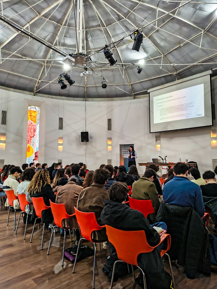 Hoy comenzó la Escuela de “Tópicos Avanzados de Economía Política” de Buenos Aires, organizada por <a href="/MDE_CEED_DEP/">MDE | CEED | DEP UNSAM</a> de <a href="/idaesoficial/">Escuela IDAES | UNSAM</a> y <a href="/DevEconNetwork/">IDEAs</a> 👩🏽‍🏫 Verónica Robert y Juan Graña dan la bienvenida a 56 estudiantes de 🇦🇷🇧🇷🇨🇴🇵🇾🇺🇾. ¡Gran semana por delante!