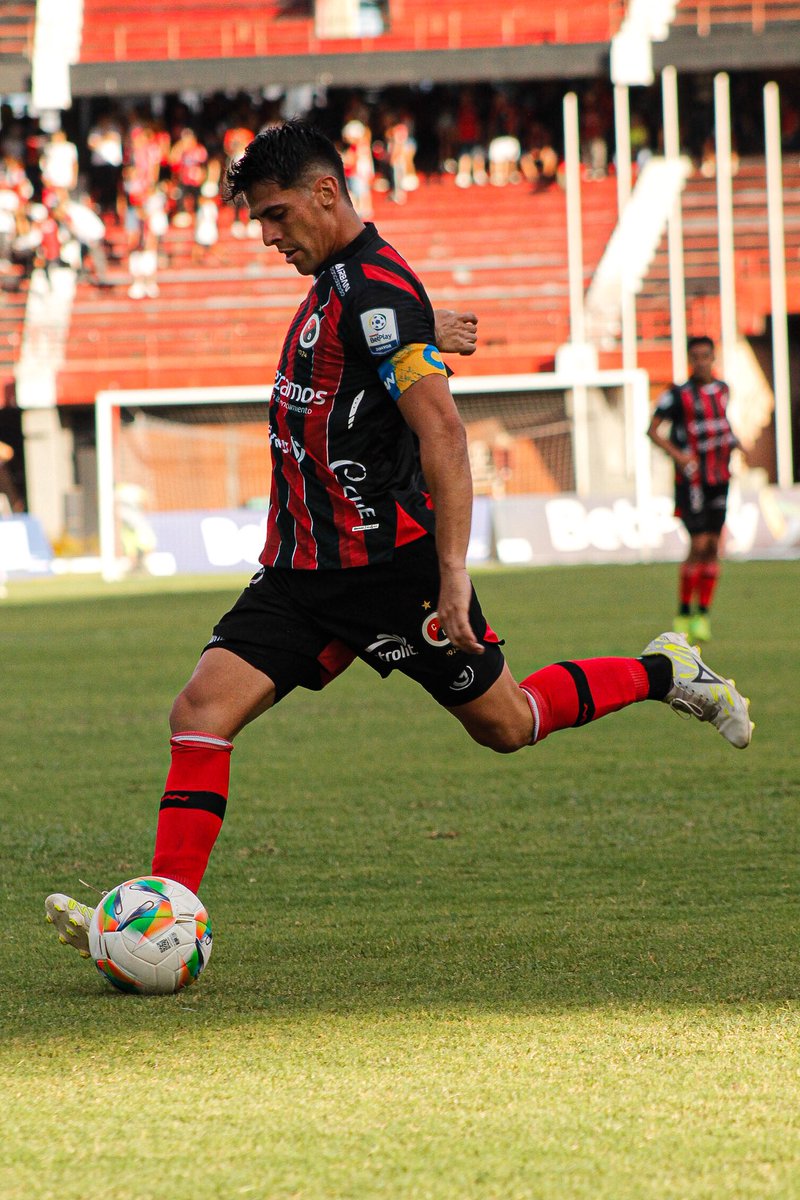 Cucutaoficial's tweet photo. CAPITÁN 🫡♥️🖤 https://t.co/6TIMH7rKKk
