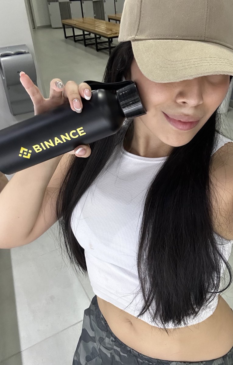CardisaLatina's tweet image. Happy 8th Anniversary @binance 🥳🥳🎉
/
Feliz aniversario #8 a @BinanceLATAM 🫶🏼🫶🏼