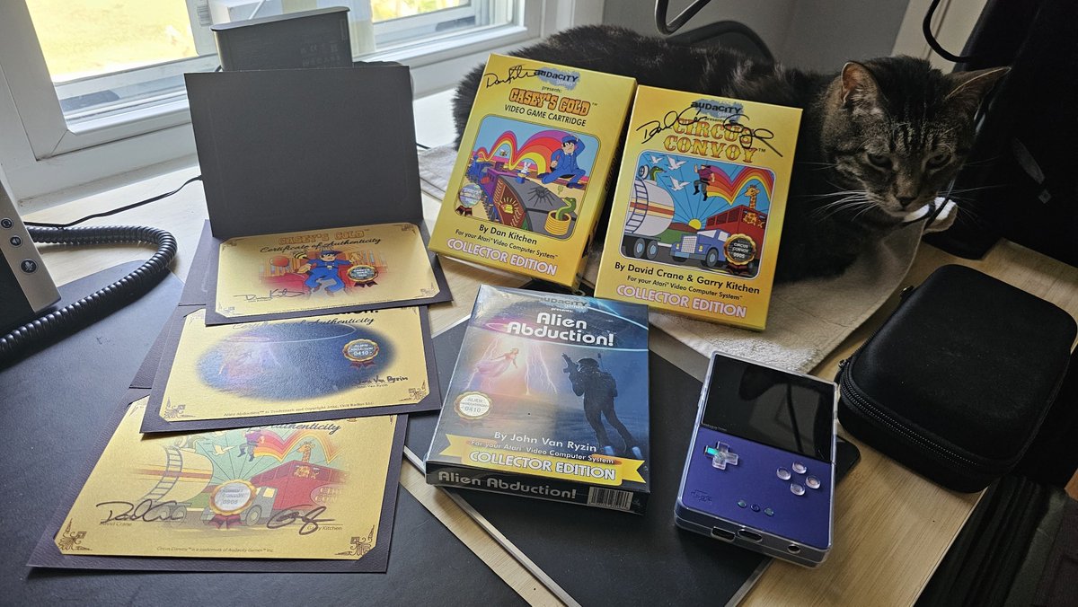 This weekend at the VGS in Chicagoland, I had the pleasure of talking with Dan/Gary Kitchen, and David Crane. They are still programming &amp; releasing NEW #Atari 2600 games!
It was amazing to pick their brains, and learn a little something about the games that captured my