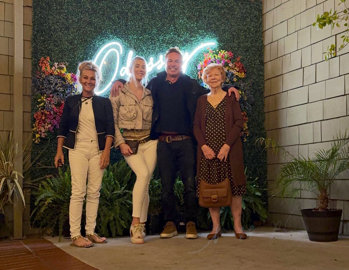 RachaelakaRach's tweet image. What would happen if one would return to clarity and when someone whispers a hint of chaos, turned inwardly and look at the Pull of; unworthiness? 

-an addiction so strong it’s believed to be one’s Self and followed

#DawnSpeaks about reactionary roles #StopChasingLive