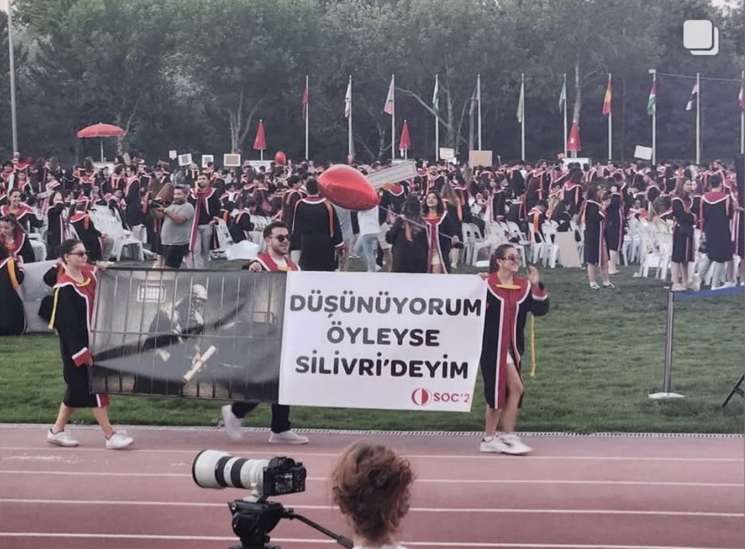 Bu yılki favori pankartım!