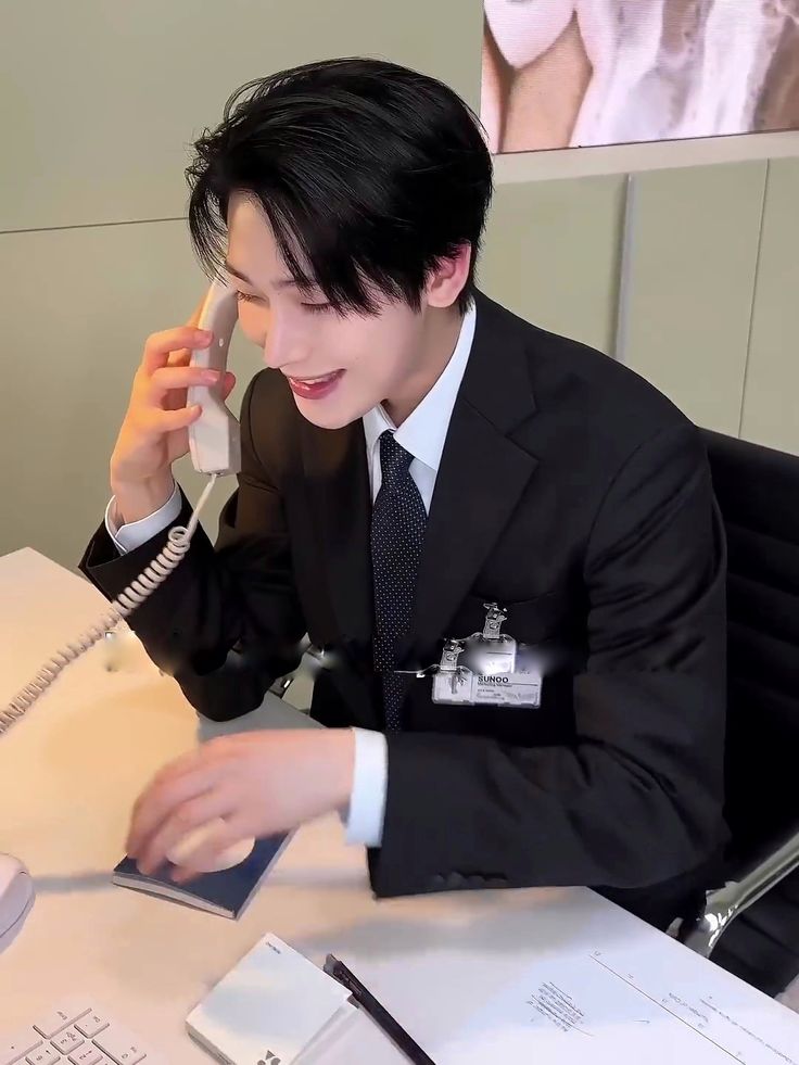 Everybody's dream coworker