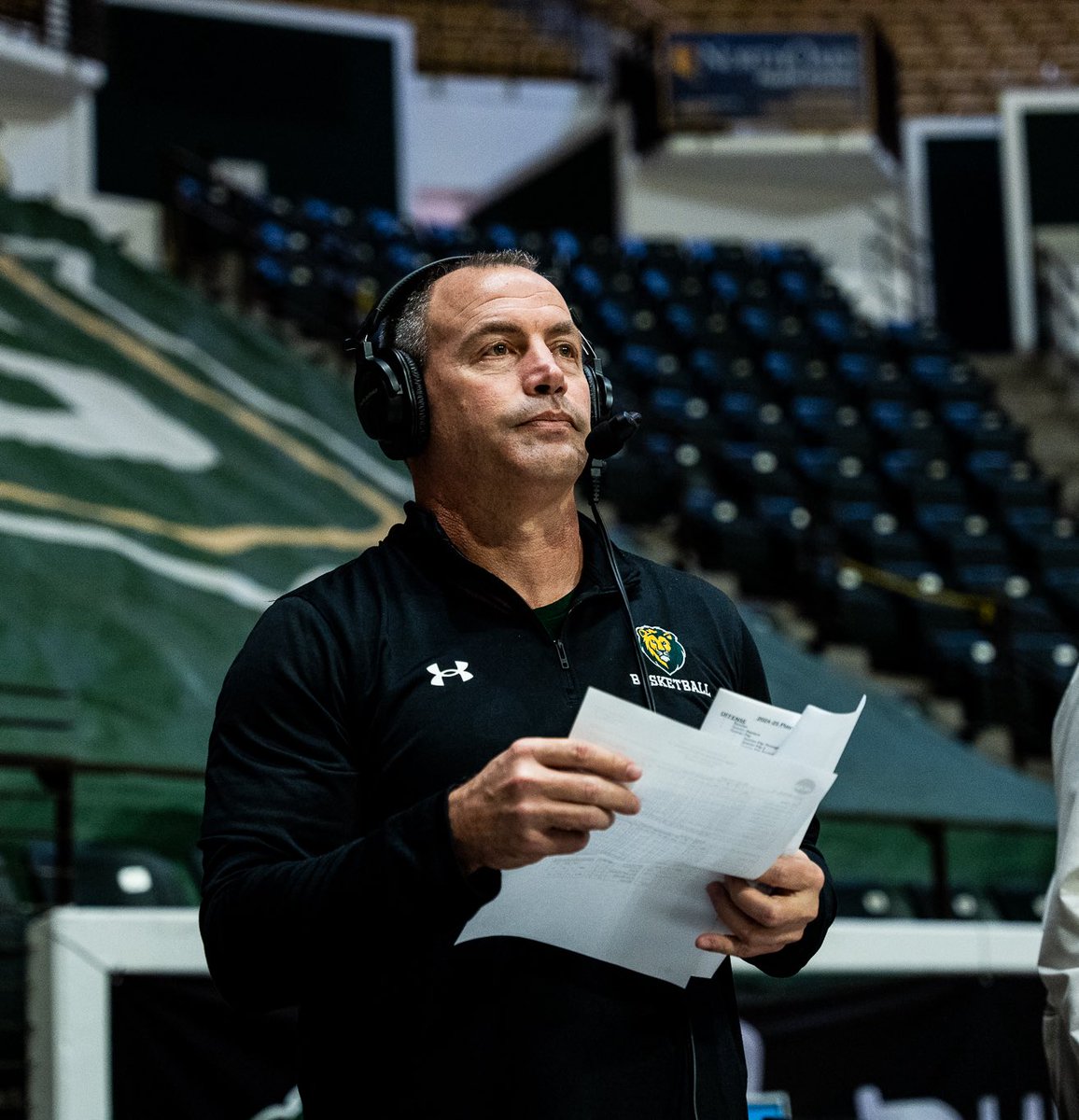 Southeastern Men's Basketball (@lionupmbb) on Twitter photo Happy birthday to the man that keeps our program afloat and the best associate head coach in the country, <a href="/coachroane/">Kyle Roane</a> ! Happy birthday to the man that keeps our program afloat and the best associate head coach in the country, <a href="/coachroane/">Kyle Roane</a> !