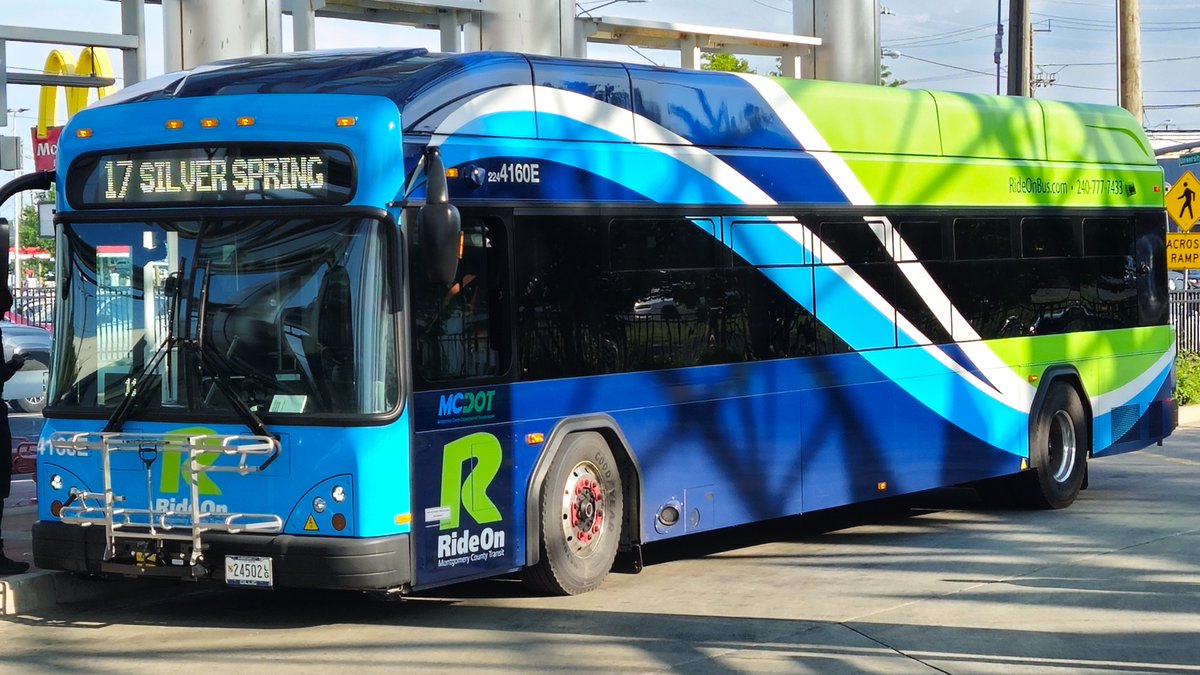 montgomerycoll's tweet image. .@RideOnMCT is going ZERO FARE on Ride On buses--Ride On, Ride On extRa, Ride On Flex &amp;amp; Flash! Whether you&apos;re a student, commuter, or just exploring the county, public transit just got a whole lot easier (and cheaper)!  PLUS we&apos;re getting a brand NEW Route 40 which connects…