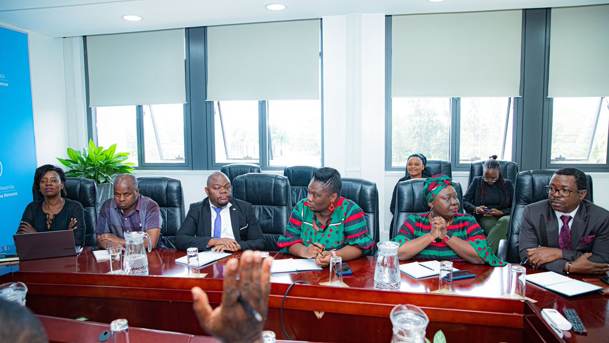 The Ministry of Infrastructure received a delegation from the Republic of Malawi. Discussions focused on sharing knowledge about legal frameworks that support policy vision, priority areas, strategies, and activities in the development of WASH infrastructure.