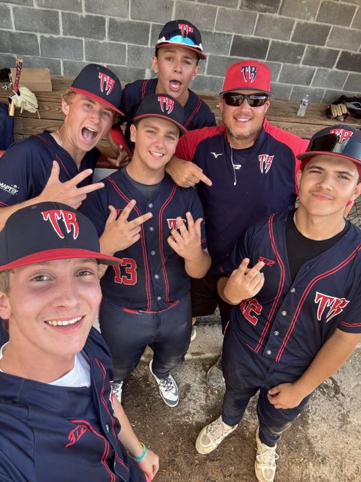 Cole_Parks1's tweet photo. We won the chip, I went 3-5 with a double and two singles.  Next we go to Pittsburgh. @PG_Scouting @PG_Uncommitted https://t.co/6rPhLIDEWJ